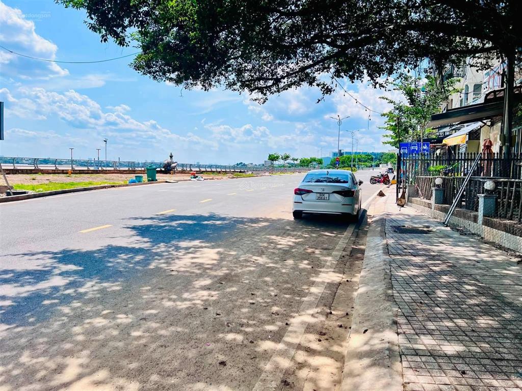 Cho thuê mặt bằng 1800m2 đường bờ kè mới ngay cầu hóa an  p. bửu long