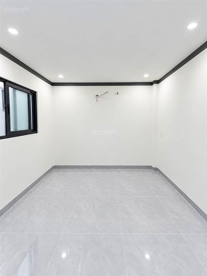 3,7 tỷ  bán căn nhà 1 trệt 1 lầu hiện đại ngay công viên biên hùng  p. trấn biên