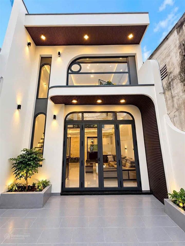 3,7 tỷ  bán căn nhà 1 trệt 1 lầu hiện đại ngay công viên biên hùng  p. trấn biên