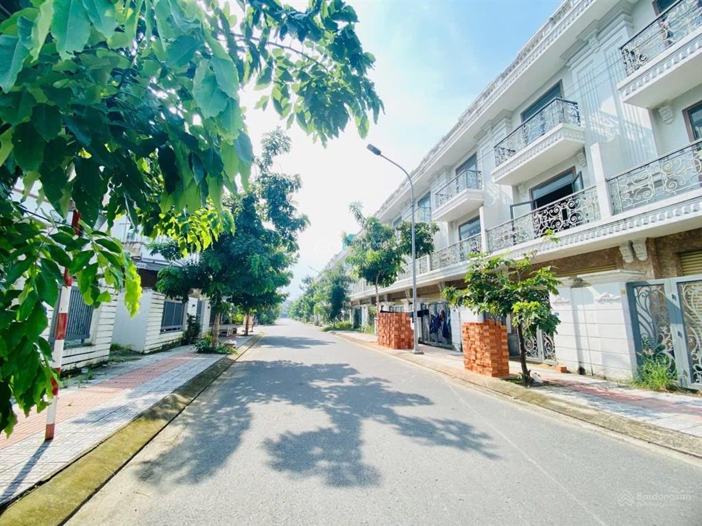5,5 tỷ  bán căn nhà phố 1 trệt 3 lầu đường f2 khu dân cư bửu long 3  đã có sổ