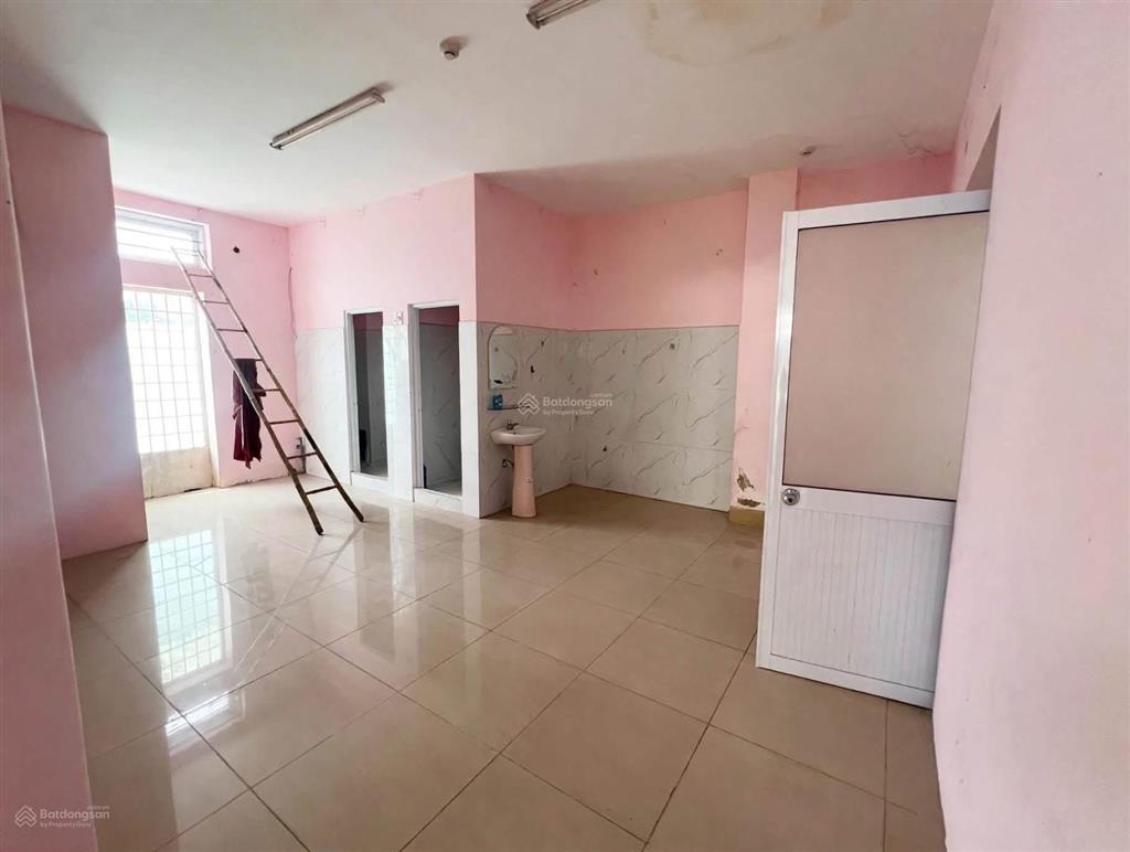 45 triệu/tháng  nhà 1 trệt 1 lầu ngang 15m đường nguyễn ái quốc  500m2 sàn  gần chung cư a6a7