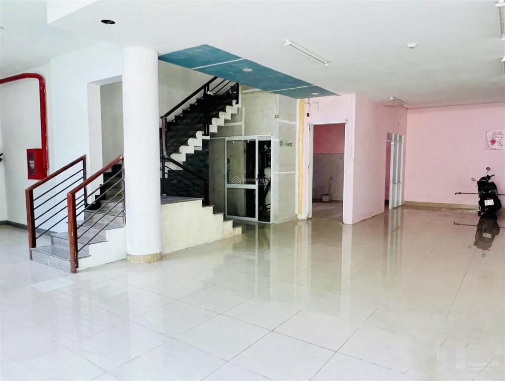 45 triệu/tháng  nhà 1 trệt 1 lầu ngang 15m đường nguyễn ái quốc  500m2 sàn  gần chung cư a6a7