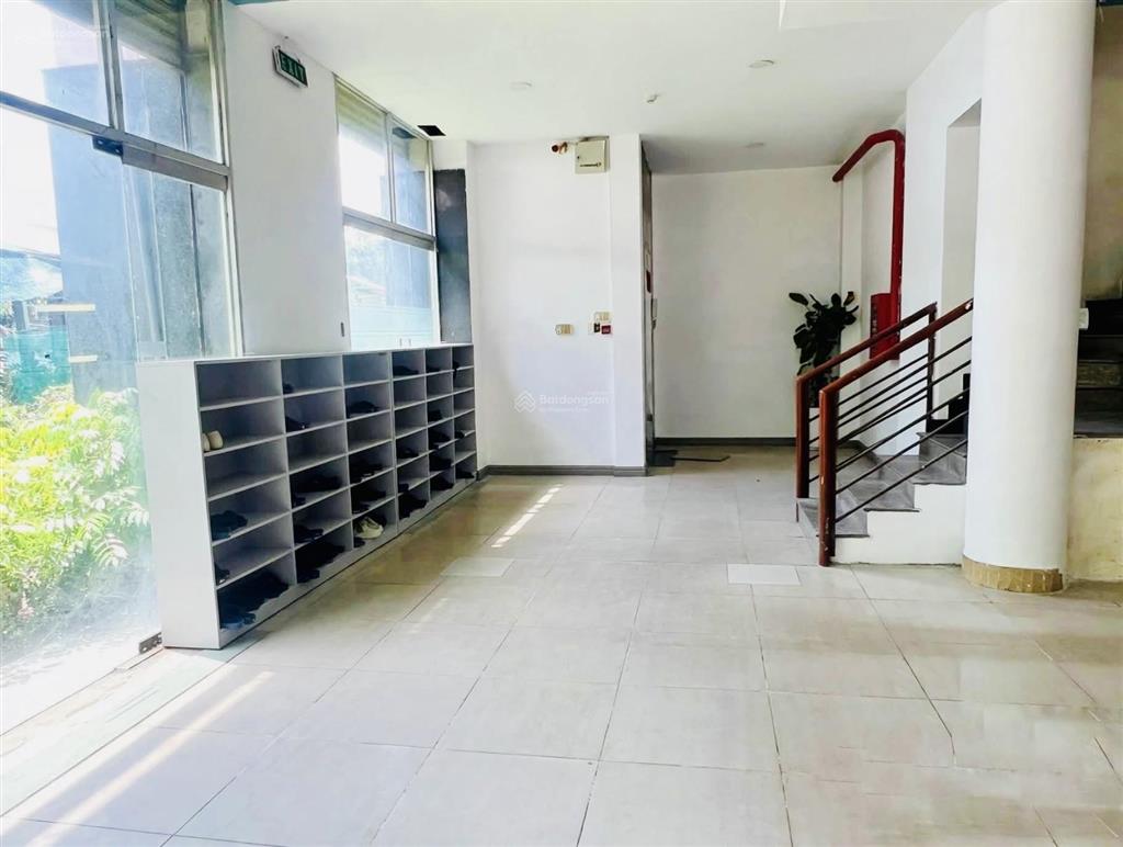 45 triệu/tháng  nhà 1 trệt 1 lầu ngang 15m đường nguyễn ái quốc  500m2 sàn  gần chung cư a6a7