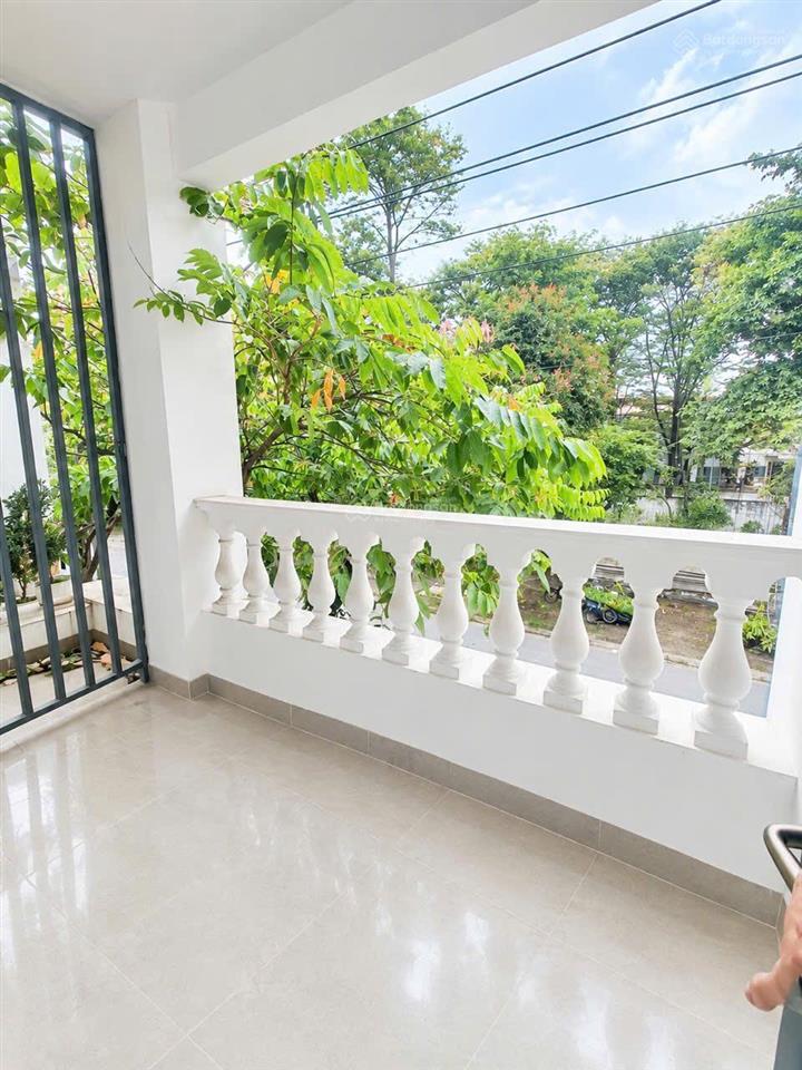 Cho thuê nhà nguyên căn đẹp 1 trệt 2 lầu đường nguyễn thị tồn  ngay công ty pouchen