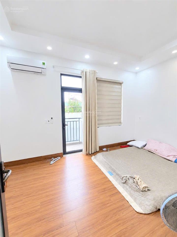 Cho thuê nhà nguyên căn đẹp 1 trệt 2 lầu đường nguyễn thị tồn  ngay công ty pouchen