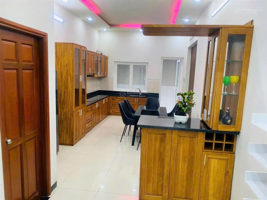 18 triệu/tháng  cho thuê căn nhà 1 trệt 3 lầu full nội thất  khu d2d võ thị sáu  p. thống nhất