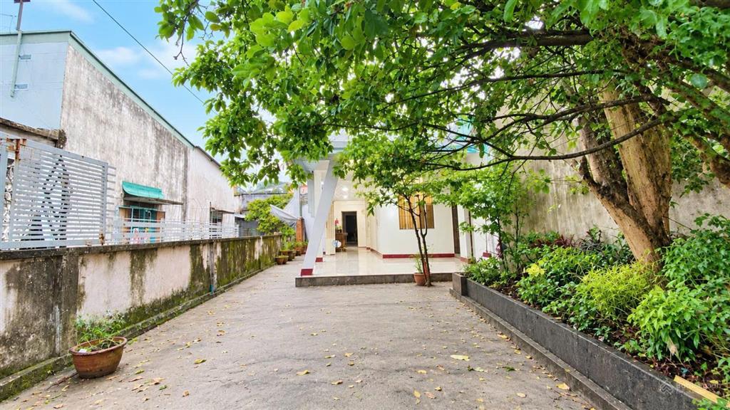 9 tỷ  bán lô biệt thự 260m2 tặng căn nhà cấp 4 sân vườn cực chill gần ngay công viên biên hùng