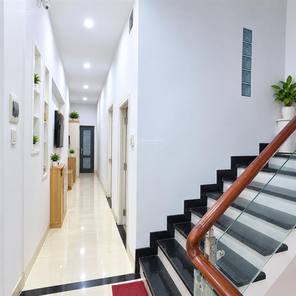 7,6 tỷ  bán căn nhà 1 trệt 2 lầu mặt tiền đường phạm văn thuận  p. tam hiệp  gần vincom biên hòa