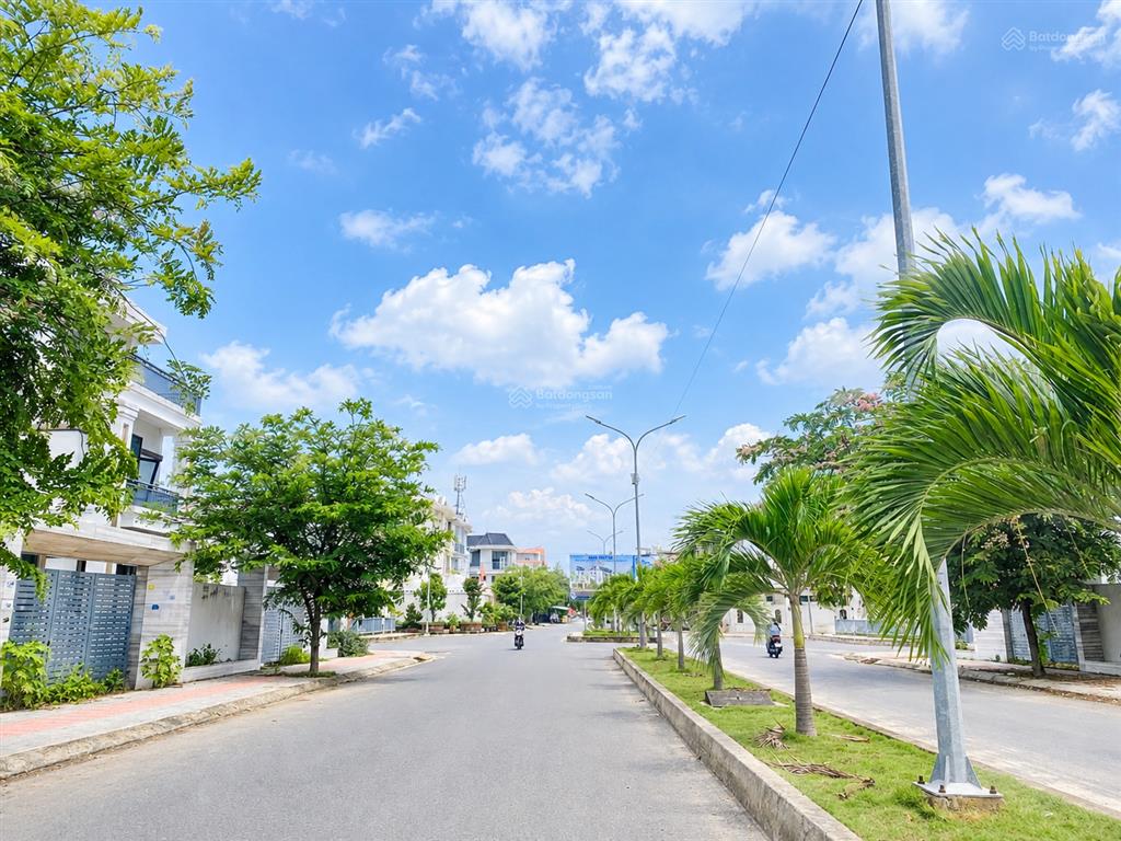 11,5 tỷ  bán căn biệt thự 200m2 1 trệt 2 lầu khu dân cư bửu long 3 đã có sổ  p. trấn biên