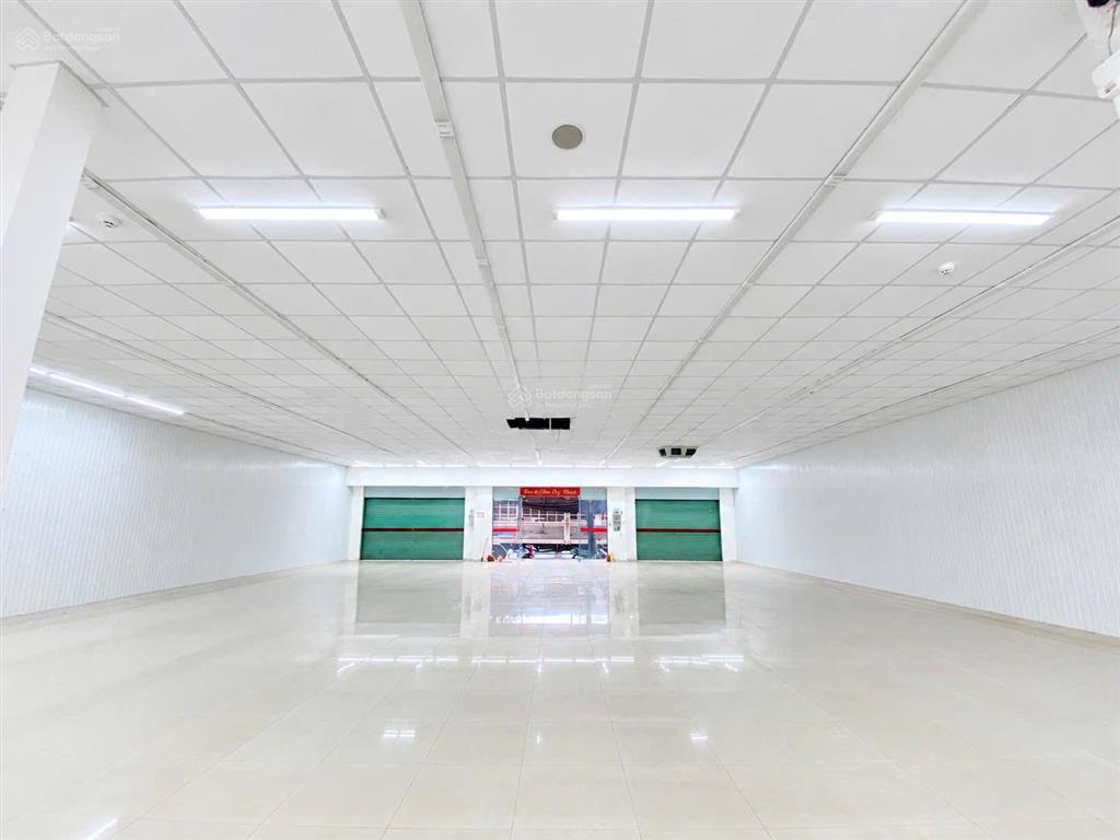 65 triệu/tháng  cho thuê mặt bằng đẹp 655m2 mét mặt tiền đường cách mạng tháng 8  p. trấn biên