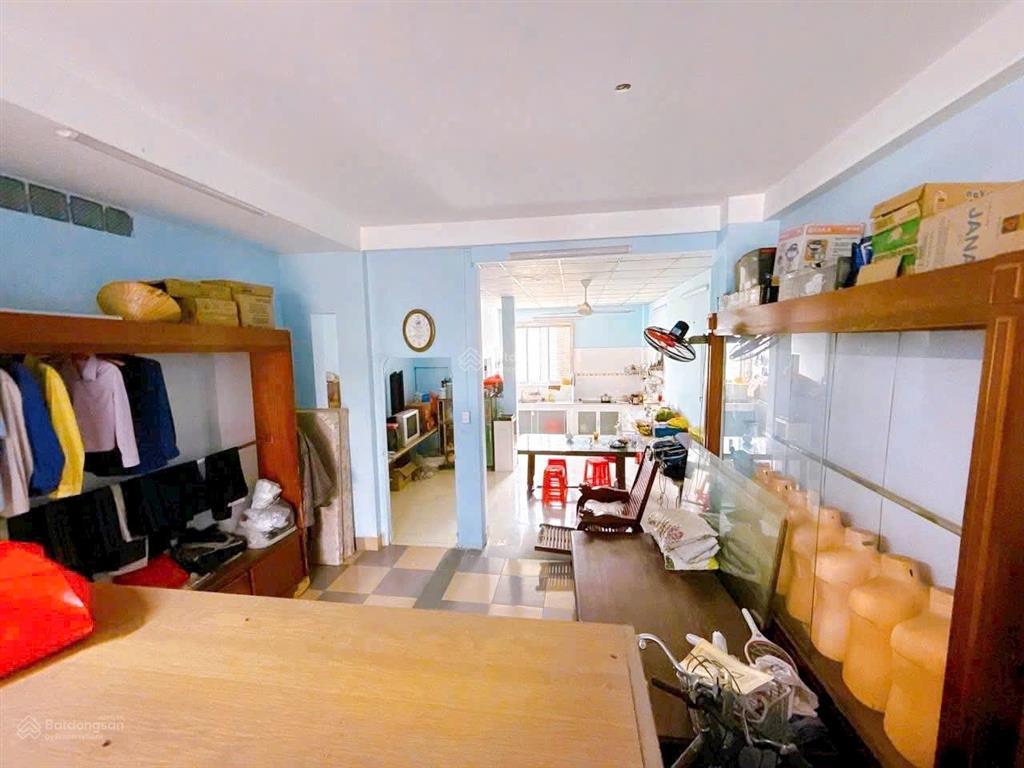 4,6 tỷ  bán căn nhà 1t1l ngay sát bệnh viện tw2  cách đường nguyễn ái quốc 50m  p. tân phong