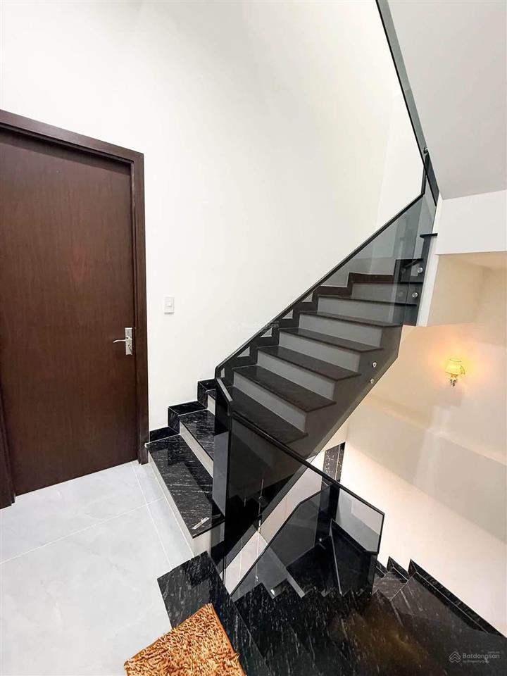 4,6 tỷ  bán căn nhà phố 1 trệt 2 lầu ngay đường nguyễn tri phương  gần chợ đồn  p. bửu hòa