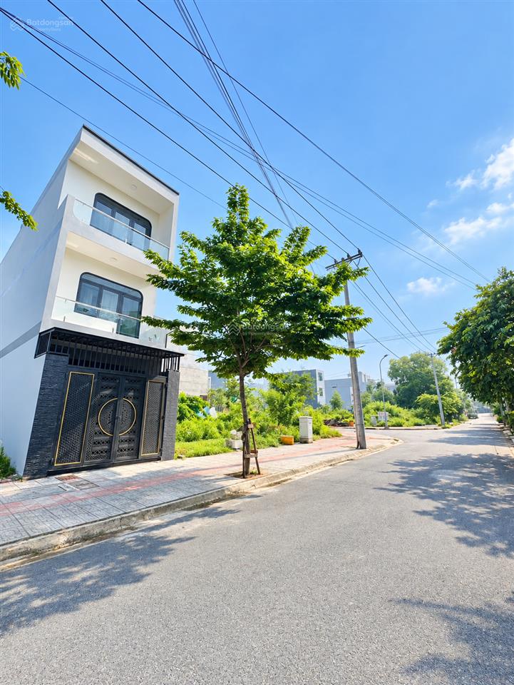 5,8 tỷ  bán căn nhà phố hiện đại 1 trệt 2 lầu đường n17 kdc bửu long  p. trấn biên