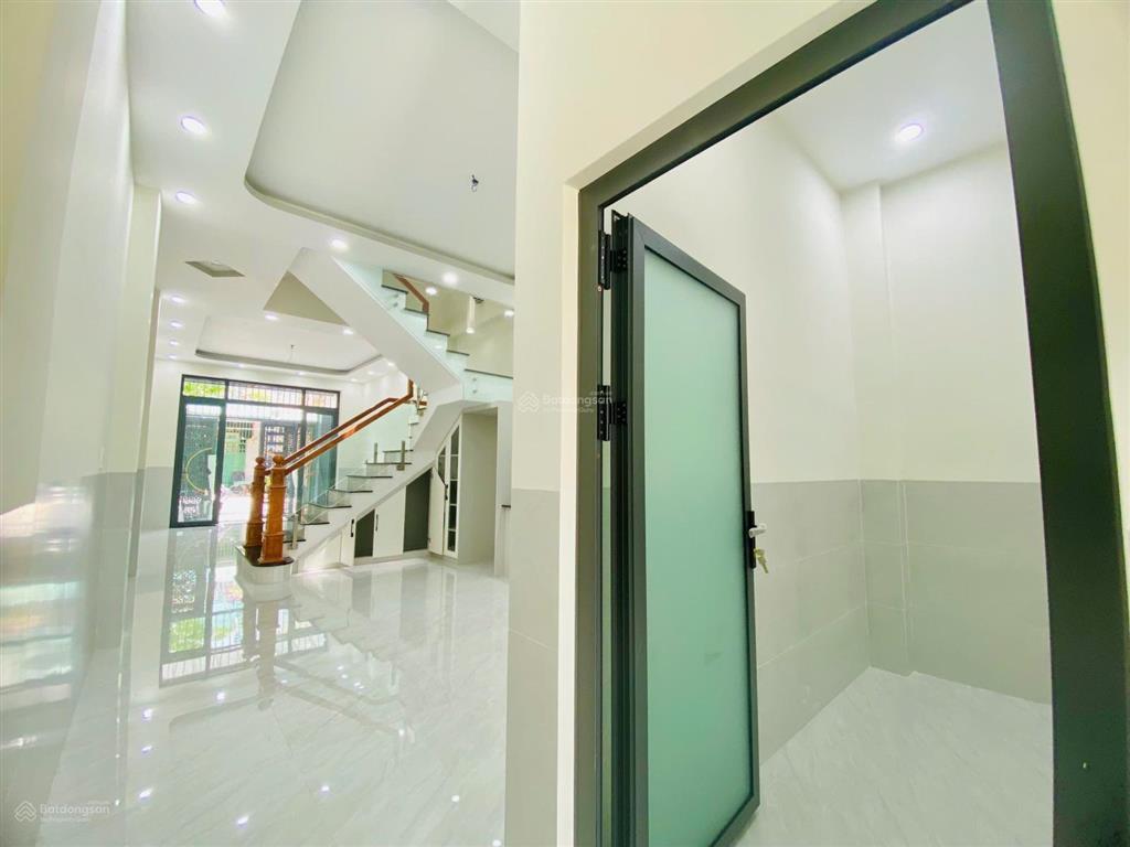 5,8 tỷ  bán căn nhà phố hiện đại 1 trệt 2 lầu đường n17 kdc bửu long  p. trấn biên