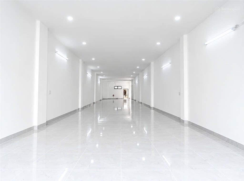 Cho thuê mặt bằng 220m2 đường phạm văn thuận gần ngay vincom biên hòa
