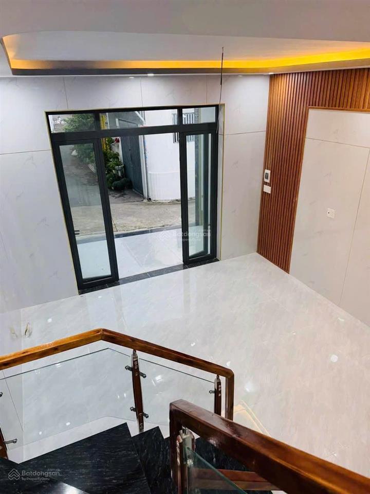 2,85 tỷ  bán nhà 1 trệt 1 lầu gần chung cư a6  a7 p. quang vinh