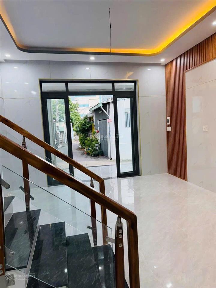 2,85 tỷ  bán nhà 1 trệt 1 lầu gần chung cư a6  a7 p. quang vinh