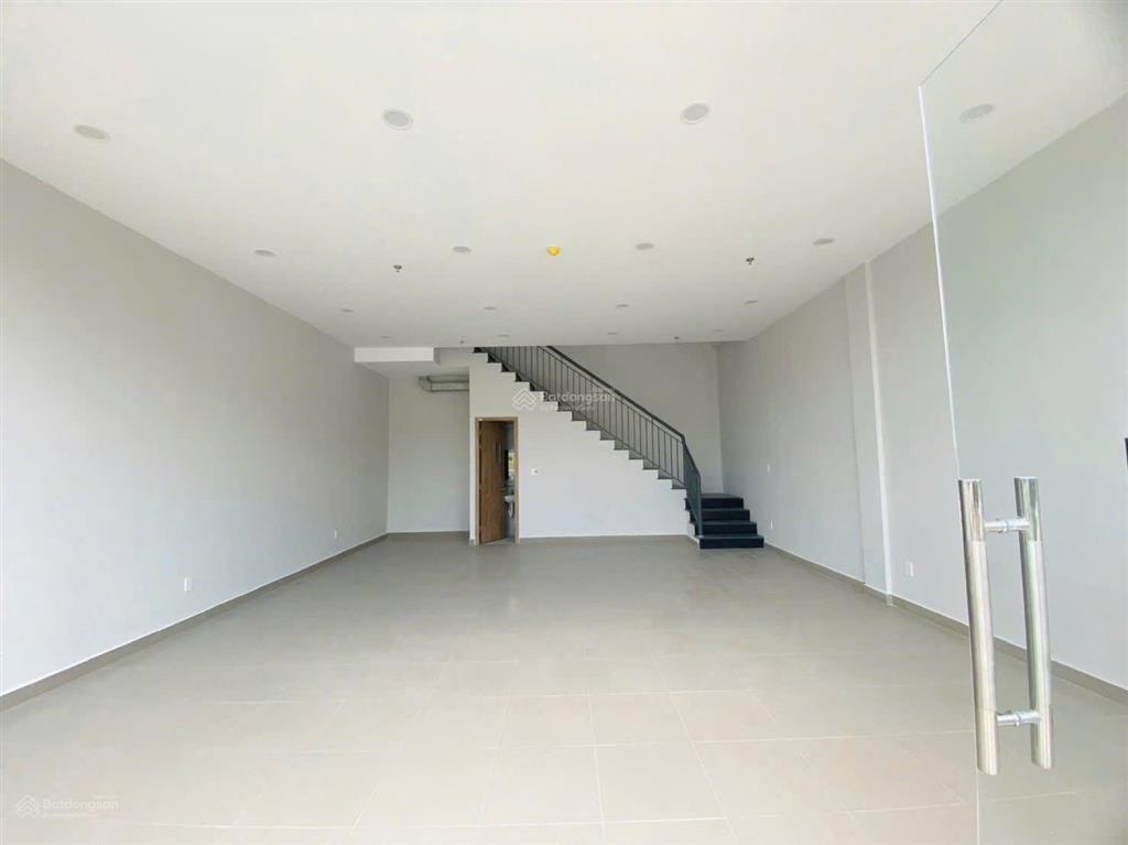 Cho thuê căn shophouse 1 trệt 1 lầu mặt tiền đường nguyễn ái quốc  chung cư a6a7