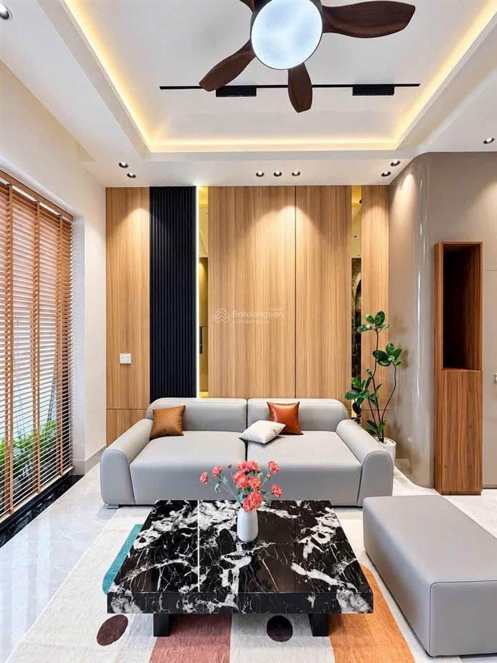 4 tỷ 250tr  bán căn nhà phố hiện đại 1 trệt 1 lầu  ngay hành chính công p. long bình (hố nai cũ)
