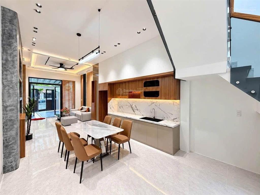4 tỷ 250tr  bán căn nhà phố hiện đại 1 trệt 1 lầu  ngay hành chính công p. long bình (hố nai cũ)