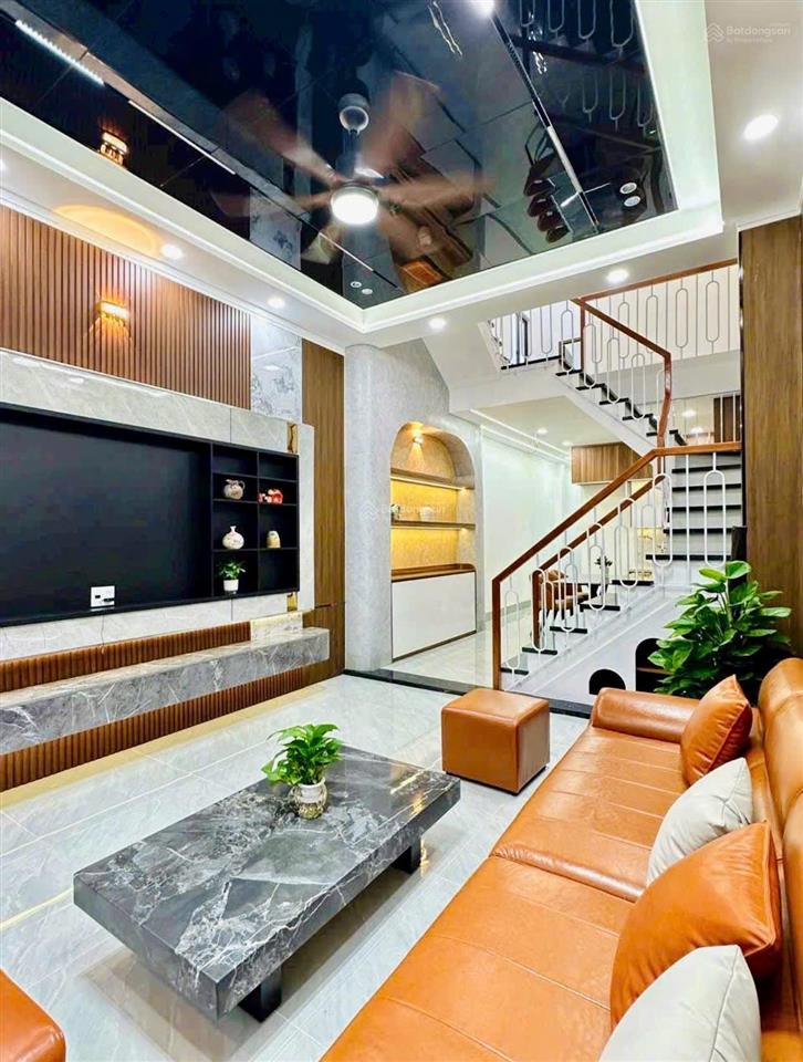 4,55 tỷ  bán căn nhà phố đẹp, thiết kế hiện đại gần ngay chợ phúc lâm  p. long bình
