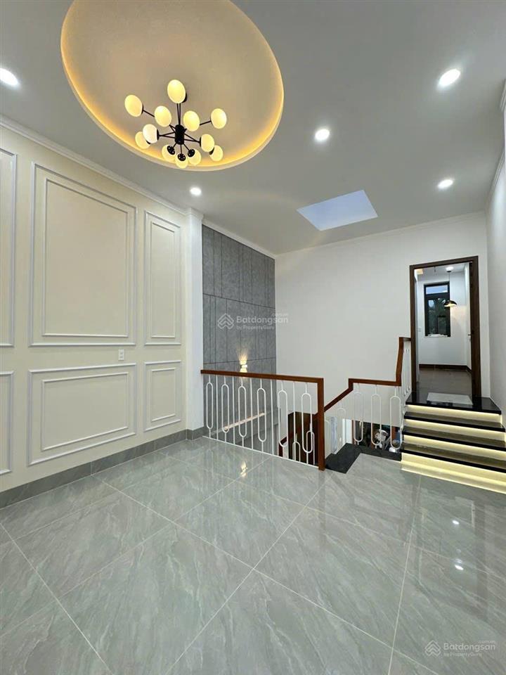 4,55 tỷ  bán căn nhà phố đẹp, thiết kế hiện đại gần ngay chợ phúc lâm  p. long bình