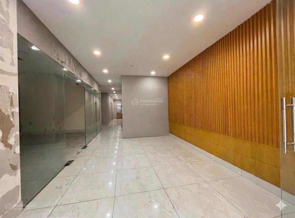 Cho thuê tòa nhà 1200m2 sàn 1 hầm 5 lầu mặt tiền đường đồng khởi  p. tam hiệp