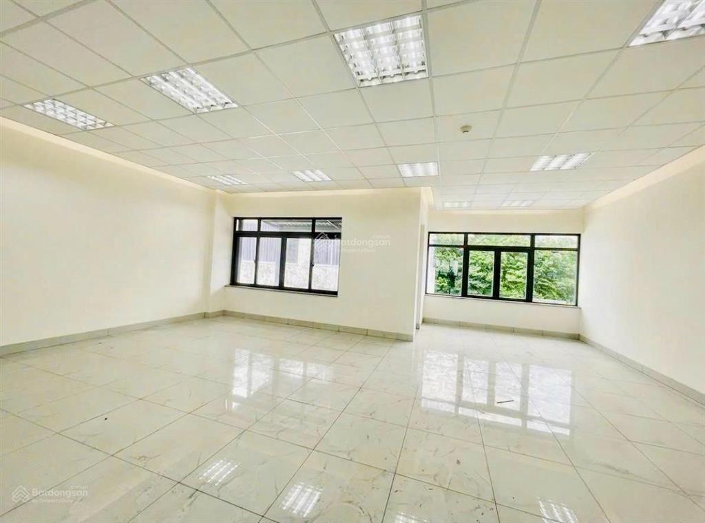 Cho thuê tòa nhà 1200m2 sàn 1 hầm 5 lầu mặt tiền đường đồng khởi  p. tam hiệp