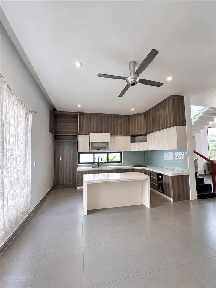 11,9 tỷ  bán căn biệt thự 1 trệt 1 lầu đường d2 kdc bửu long  ngay song ngữ lạc hồng