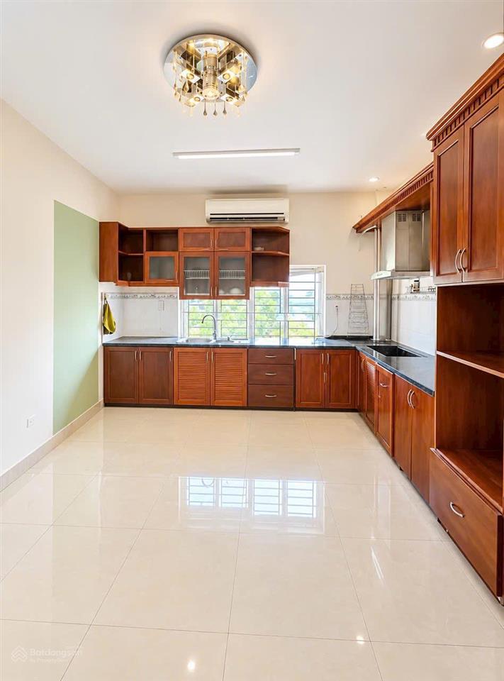 Cho thuê tòa nhà 1 trệt 4 lầu + sân thượng góc 2 mặt tiền khu d2d võ thị sáu  p. thống nhất