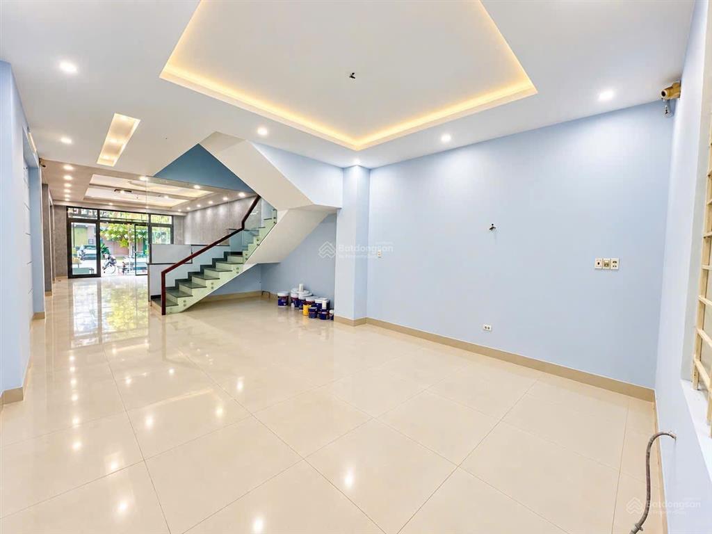 Cho thuê nhà đẹp 1 trệt 2 lầu đường n1 khu d2d võ thị sáu  p. thống nhất