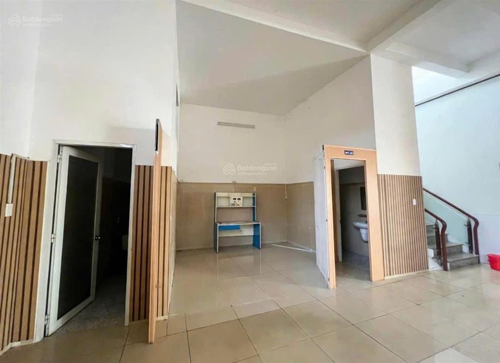 Cho thuê 500m2 mặt bằng đẹp khu dân cư p. trấn biên