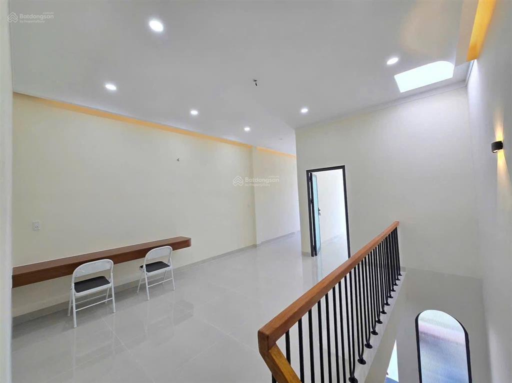 Bán căn nhà phố 1 trệt 1 lầu hiện đại ngay giáo xứ xuân trà p. hố nai  giá bán 3,55 tỷ