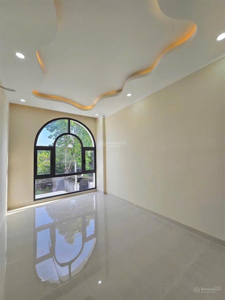Bán căn nhà phố 1 trệt 1 lầu hiện đại ngay giáo xứ xuân trà p. hố nai  giá bán 3,55 tỷ