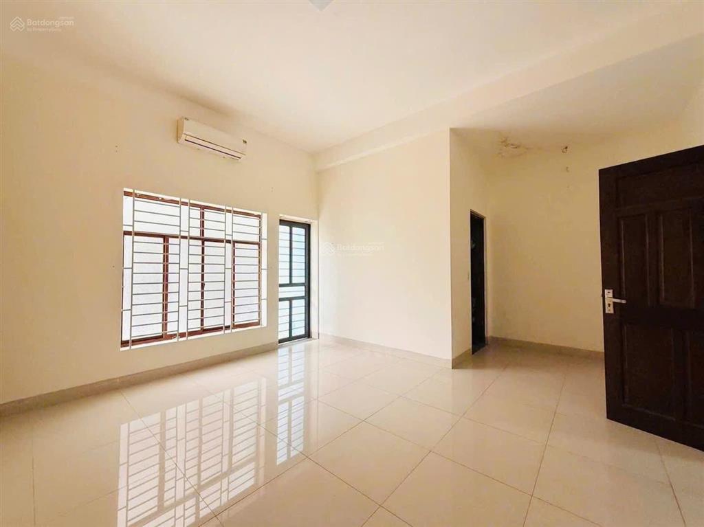 Cho thuê nhà nguyên căn 1 hầm 3 lầu đường d9 khu d2d võ thị sáu  p. thống nhất