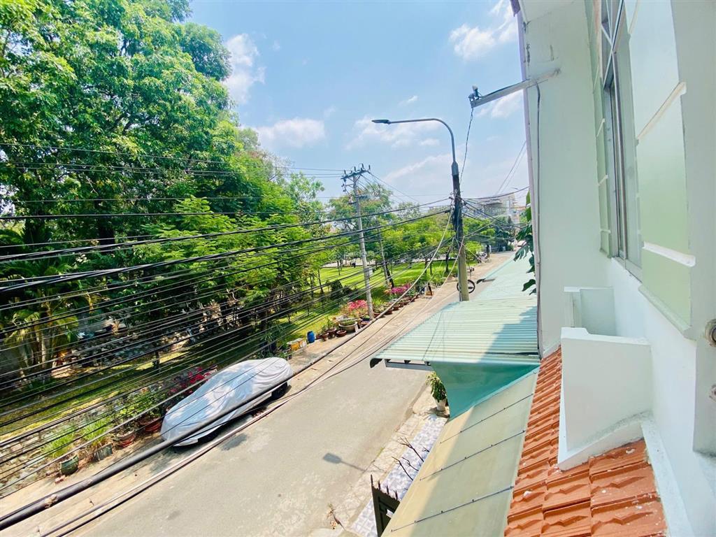 Bán căn nhà 1 trệt 2 lầu kdc bửu long gần sát ngay song ngữ lạc hồng