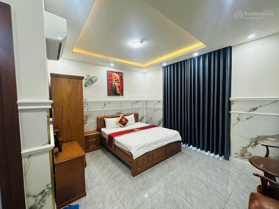 12 tỷ  bán khách sạn 4 tầng cực đẹp mặt tiền nguyễn thị tồn  p. biên hòa
