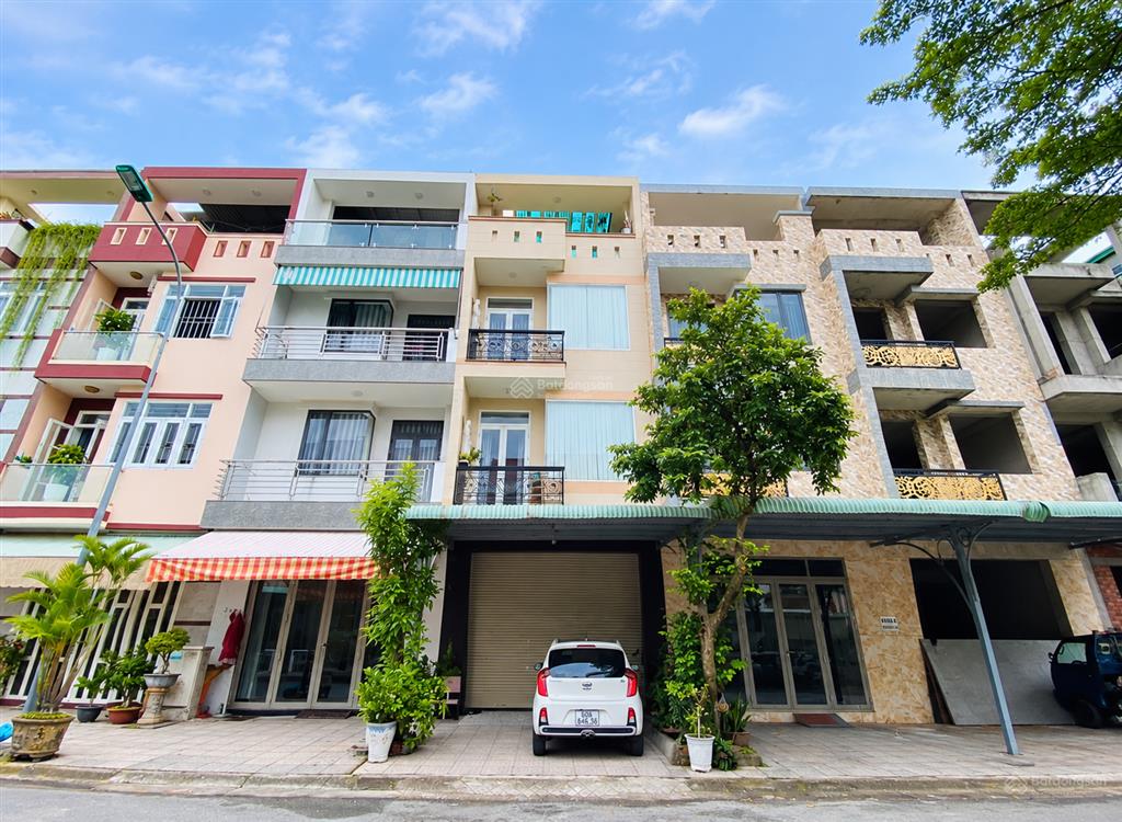 Gấp !!! chỉ 3,9 tỷ  bán căn nhà phố 2 mặt tiền 1t3l kdc tân hòa  nay là p. hố nai