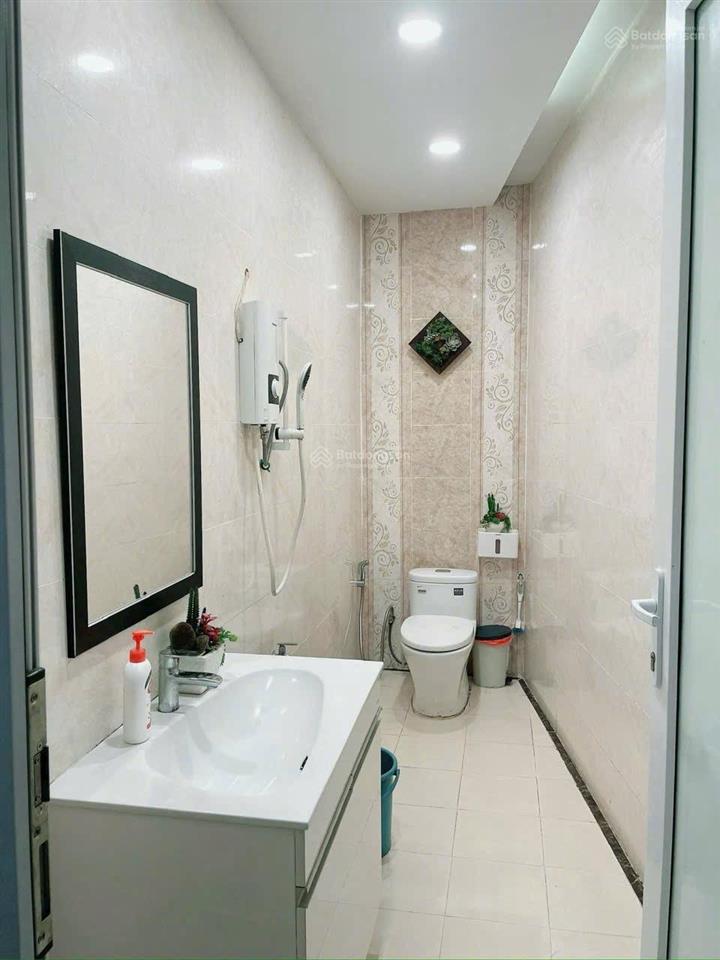 4,9 tỷ  bán nhà 1 trệt 1 lầu ngay chợ hàng dầu hà huy giáp  p. trấn biên