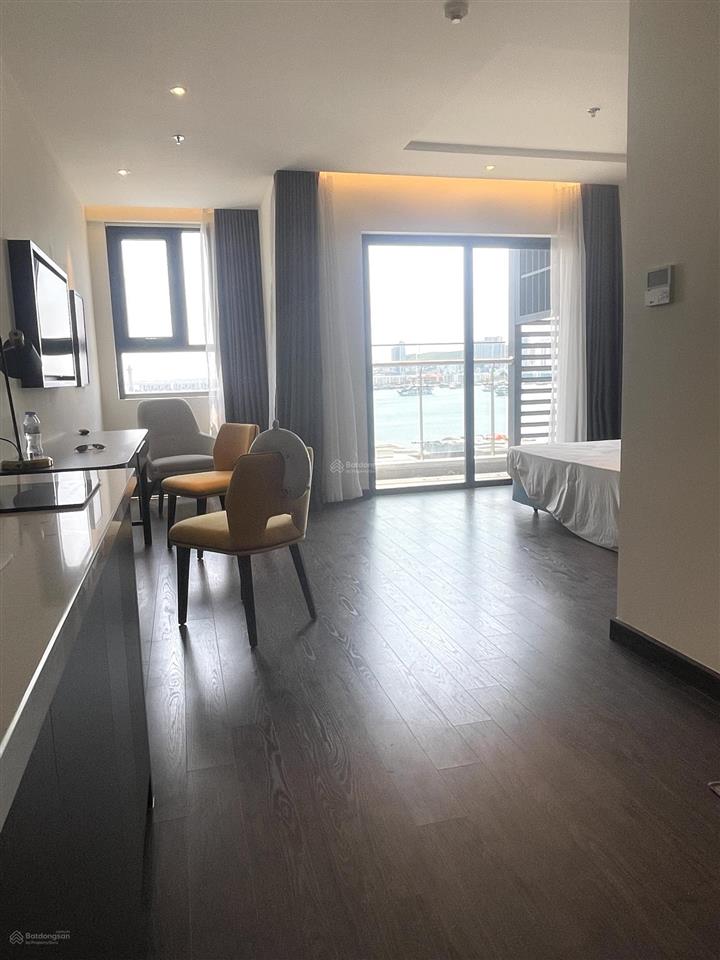 Chính chú bán căn tai toa s2 08a18 1ng 1wc. view biển ngắm bắn pháo hoa hàng tuần