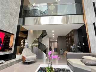 Nguyễn công hoan, 98m, gara ô tô tránh, thang máy, mặt tiền rộng, nội thất cao cấp, sổ vuông vắn