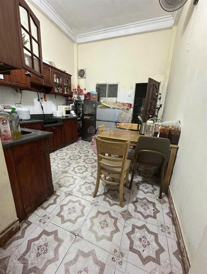 Thái thịnh, giá rẻ đầu tư, mặt ngõ thông, kinh doanh tốt, gần ô tô, sổ nở hậu, nhà dân xây