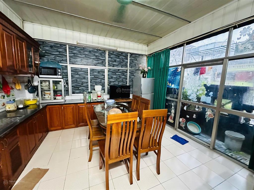 Mặt phố vip, lô góc mặt tiền khủng, vỉa hè rộng kinh doanh đỉnh, sổ vuông nở hậu, không quy hoạch