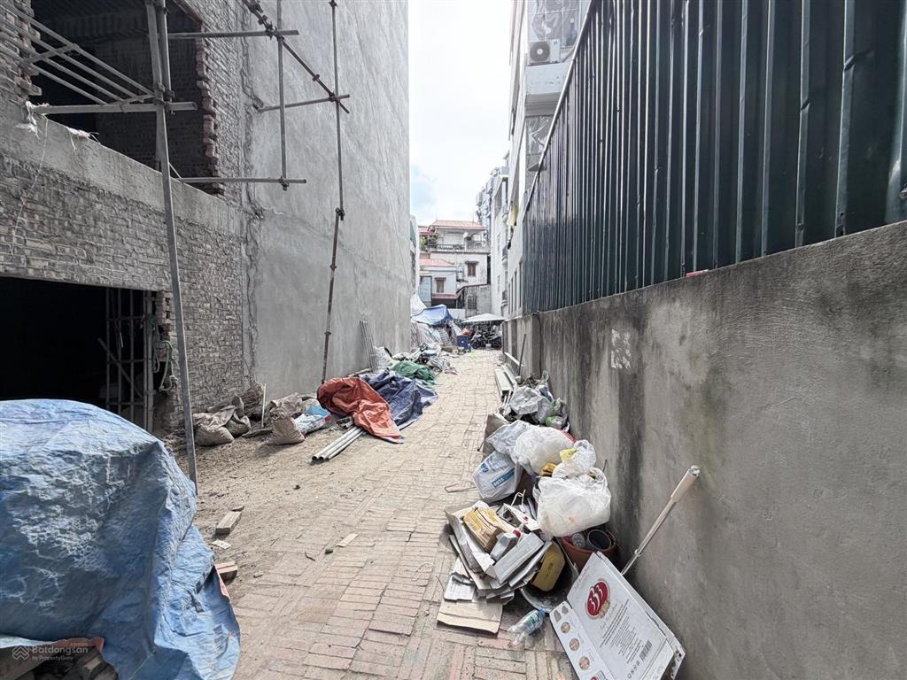 Mảnh đất vàng mặt phố, 190m2, diện tích khủng, mặt ngõ cạnh xây tòa hết ý, không quy hoạch, nở hậu