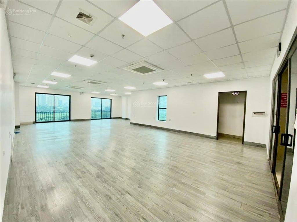 Cho thuê văn phòng mễ trì hạ  nam từ liêm, diện tích 100m2, giá thuê 20.000.000đ.  0965 383 ***