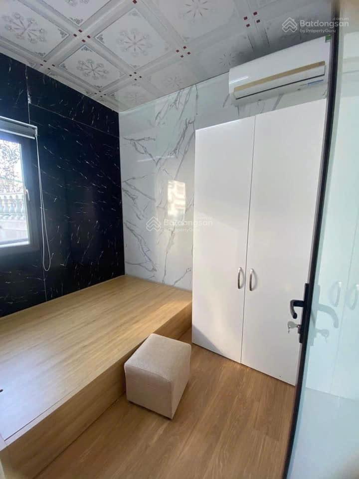 Cho thuê căn hộ 2 ngủ 1 khách +, mới xây tại vạn phúc  ba đình