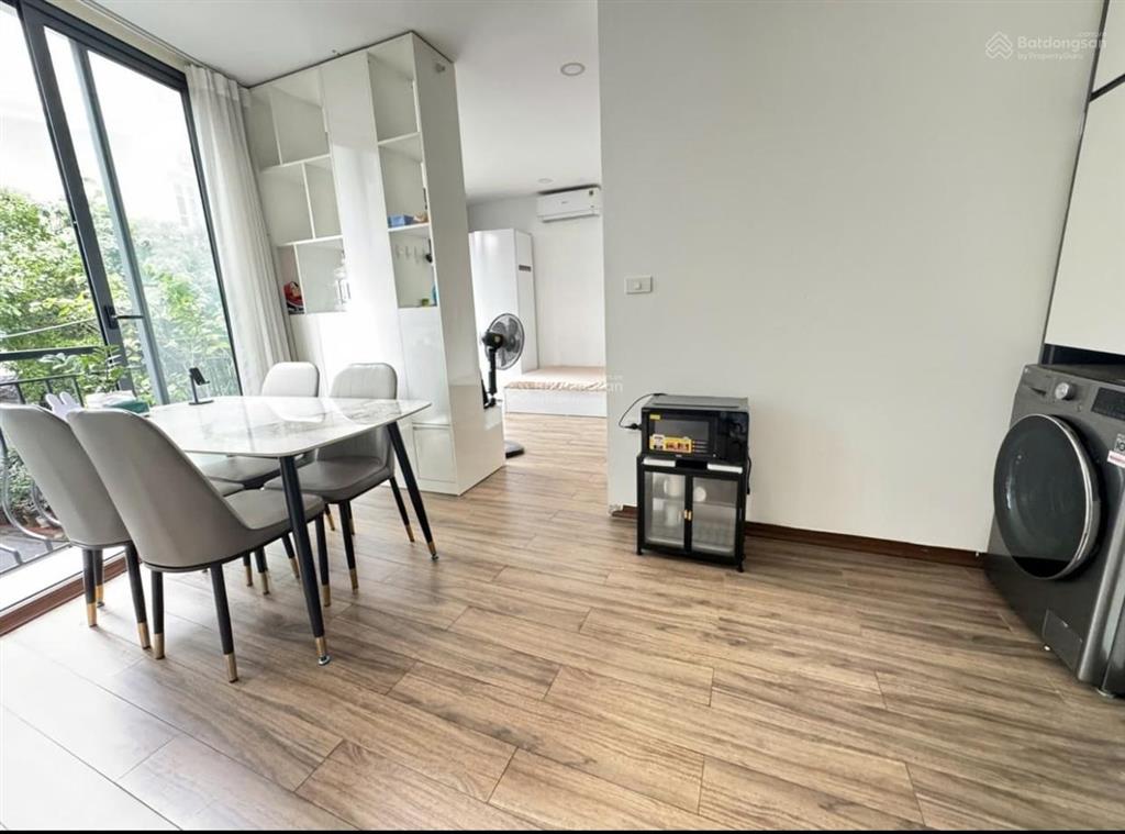 Cho thuê căn hộ 2 ngủ 1 khách +, mới xây tại vạn phúc  ba đình