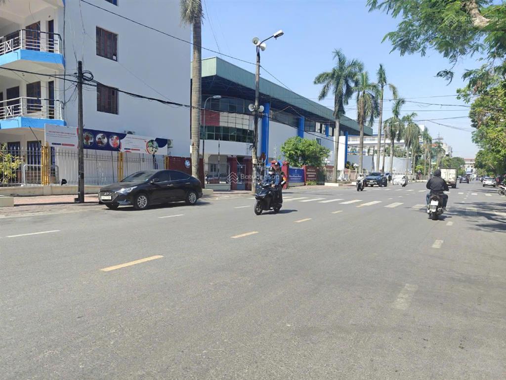 Bán nhà mặt đường quán nam.dòng tiền hàng tháng.vị trí đẹp
