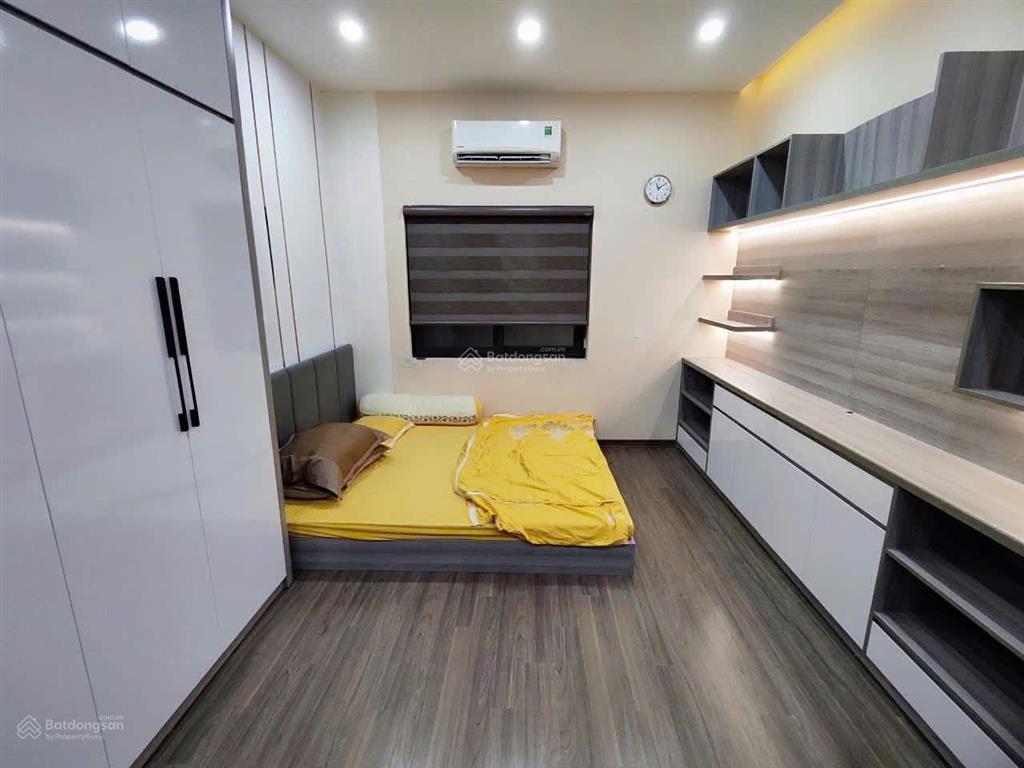 Bán nhà mặt đường đồng thiện thiên lôi.vị trí đẹp.kinh doanh tốt,vỉa hè rộng