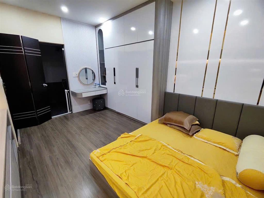 Bán nhà mặt đường đồng thiện thiên lôi.vị trí đẹp.kinh doanh tốt,vỉa hè rộng